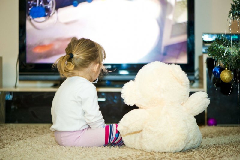 Как отучить ребенка от телевизора?